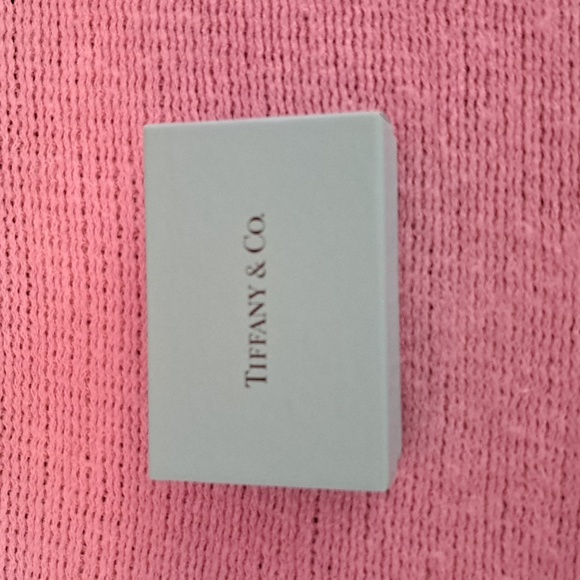 Tiffany Box - Picture 3 of 9